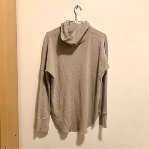 TNA Women's Cowl Neck Waffle Print Sweater - Tan